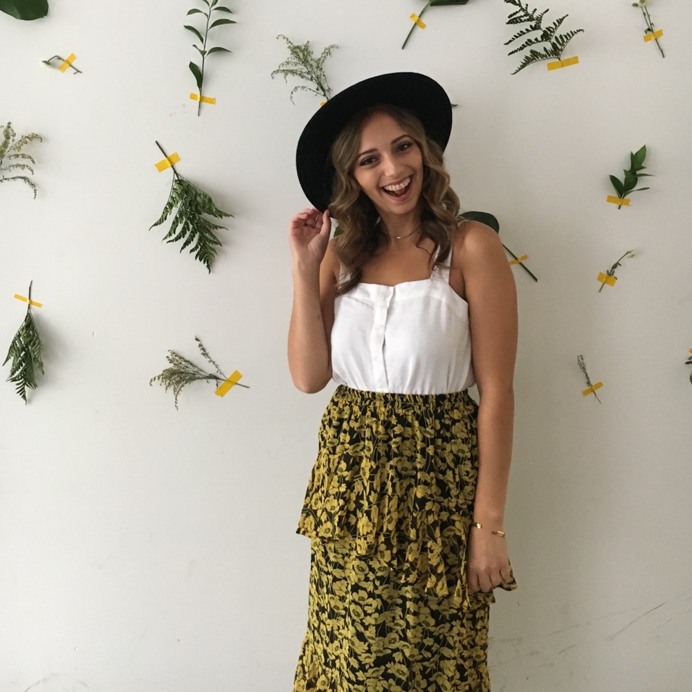 WHO WHAT WEAR l floral print tiered ruffle skirt